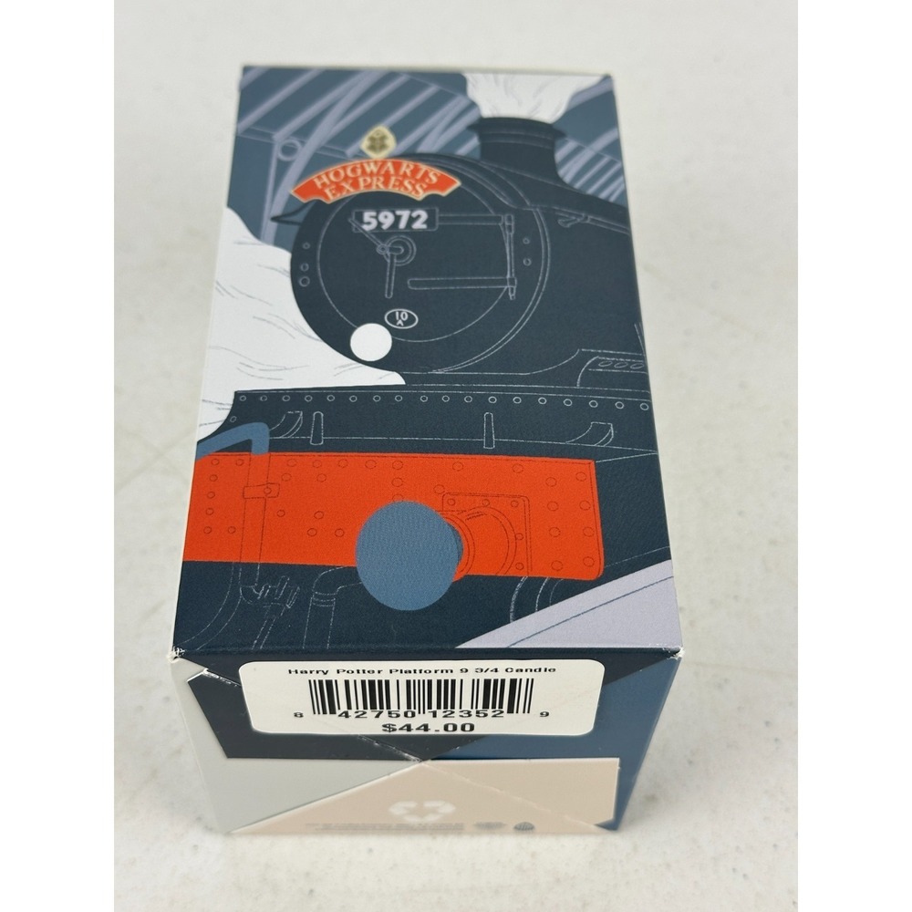 Homesick Harry Potter Platform 9 ¾™ Candle Wizarding World Retired NEW - Picture 3 of 3